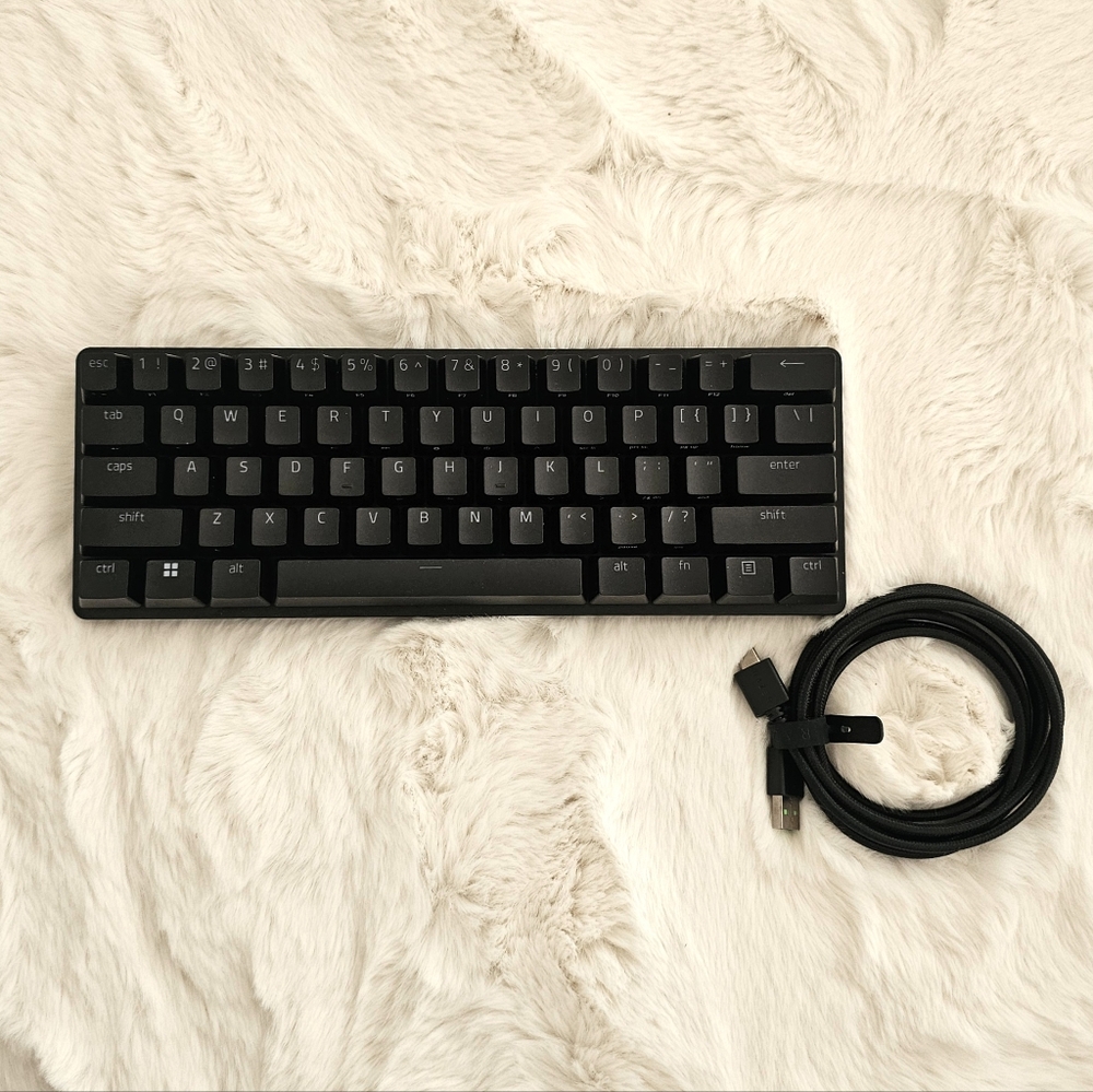 Razer - Huntsman Mini 60% Wired Optical Clicky Switch Gaming Keyboard with Chrom